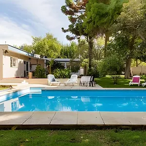 https://casa-del-buen-viaje.hotelsmendoza.com